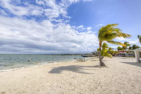 145 2nd Ct, Key Largo, FL 33037 photo 2