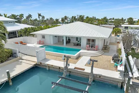 150 10th St #KEY colony, Key Colony Beach, FL 33051