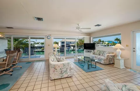 531 10th St #KEY colony, Key Colony Beach, FL 33051 photo 4