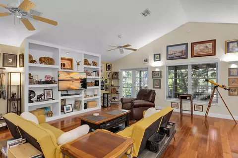 260 3rd St, Key Colony, FL 33051 photo 7
