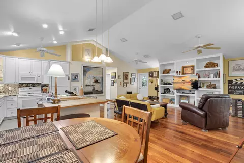 260 3rd St, Key Colony, FL 33051 photo 6