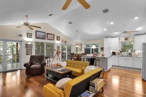 260 3rd St, Key Colony, FL 33051