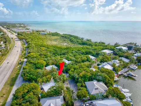 View/Area - 55 Harbor Dr, Islamorada, FL 33036 photo 4 of 11