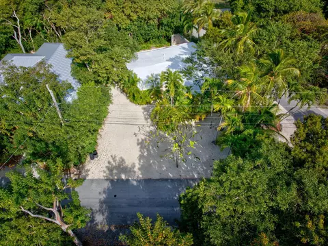 View/Area - 55 Harbor Dr, Islamorada, FL 33036 photo 5 of 11
