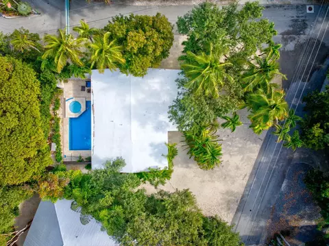 View/Area - 55 Harbor Dr, Islamorada, FL 33036 photo 1 of 11