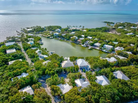 View/Area - 55 Harbor Dr, Islamorada, FL 33036 photo 10 of 11