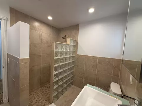 Bath - 55 Harbor Dr, Islamorada, FL 33036 photo 5 of 5