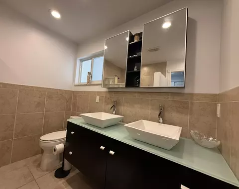 Bath - 55 Harbor Dr, Islamorada, FL 33036 photo 4 of 5