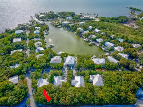 View/Area - 55 Harbor Dr, Islamorada, FL 33036 photo 9 of 11