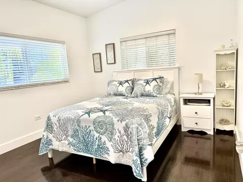 Bedroom - 55 Harbor Dr, Islamorada, FL 33036 photo 3 of 3