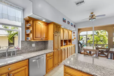 845 E Copa D Oro, Marathon, FL 33050 photo 22