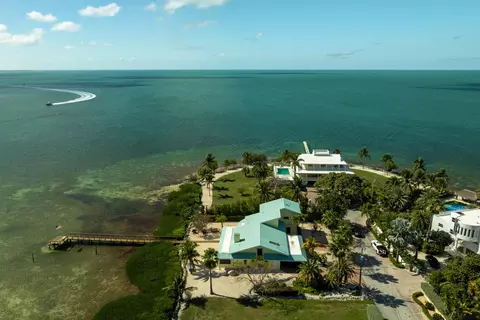 120 Pirates Cove Dr, Marathon, FL 33050