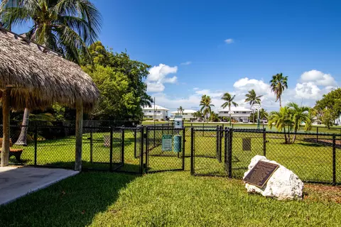 581 E Ocean Dr #19, Key Colony Beach, FL 33051 photo 40