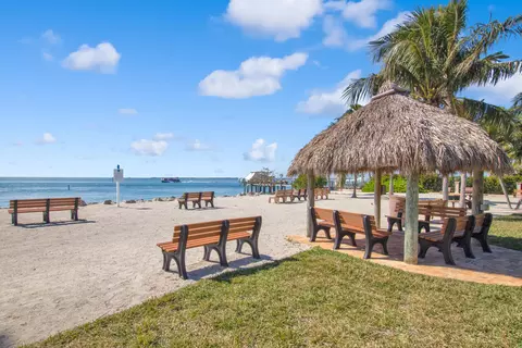 581 E Ocean Dr #19, Key Colony Beach, FL 33051 photo 32