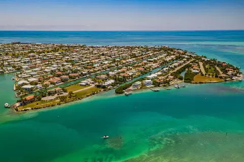 581 E Ocean Dr #19, Key Colony Beach, FL 33051 photo 28