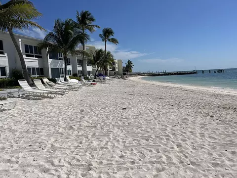 581 E Ocean Dr #19, Key Colony Beach, FL 33051