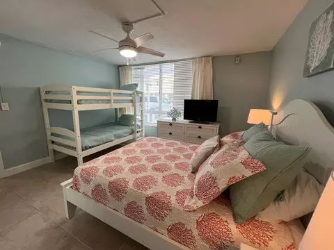 581 E Ocean Dr #19, Key Colony Beach, FL 33051 photo 8