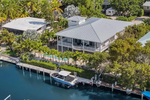 865 Ellen Dr, Key Largo, FL 33037