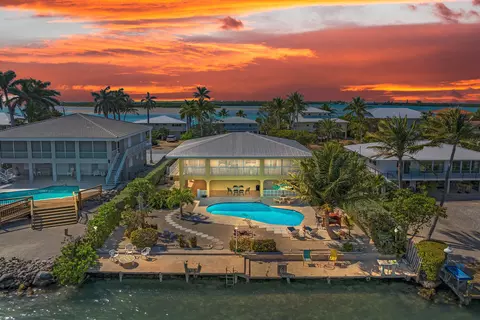 417 Harbour Dr, Duck Key, FL 33050