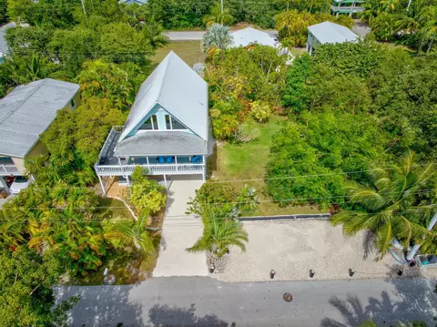 29135 Camellia Ln, Big Pine Key, FL 33043