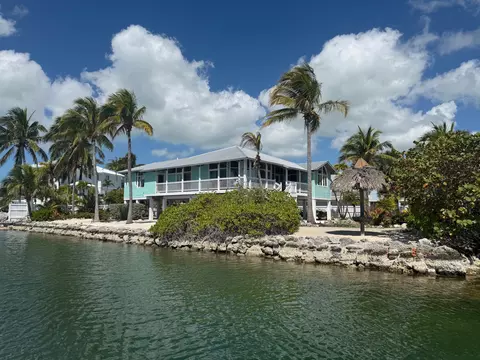 17022 Starfish Ln W, Sugarloaf Key, FL 33042