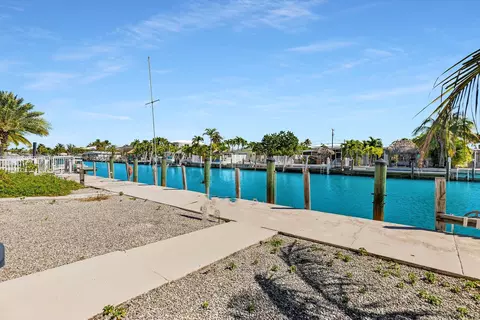 460 11th St, Key Colony, FL 33051
