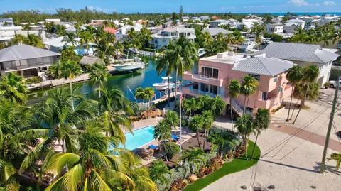 128 W Plaza Del Sol, Islamorada, FL 33036
