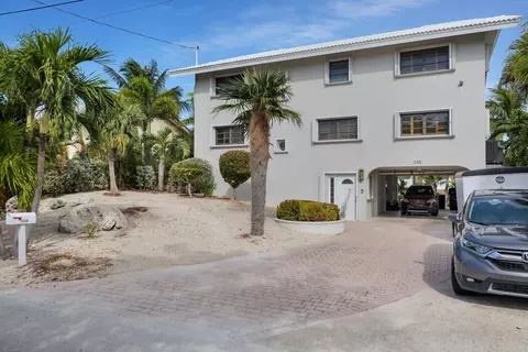 132 N Indies Dr, Duck Key, FL 33050