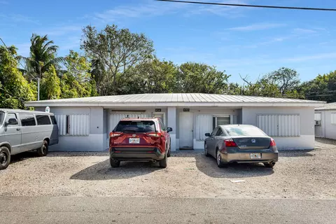 452 50th St, Marathon, FL 33050