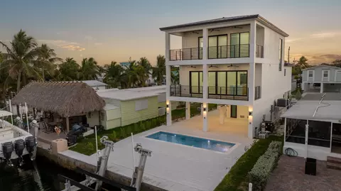 27 Ocean Dr, Key Largo, FL 33037 photo 2