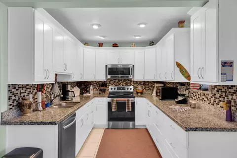 Kitchen - 544 110th Street Ocean St, Marathon, FL 33050 photo 1 of 4