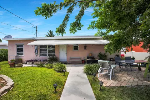 Exterior - 544 110th Street Ocean St, Marathon, FL 33050 photo 3 of 9