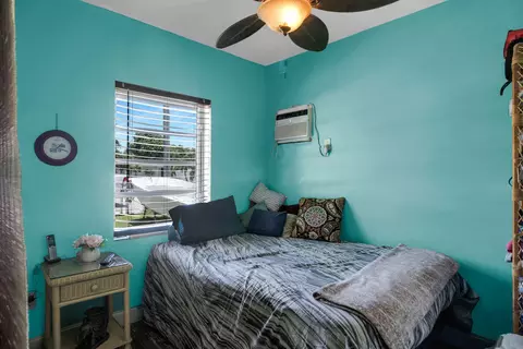 Bedroom - 544 110th Street Ocean St, Marathon, FL 33050 photo 5 of 6