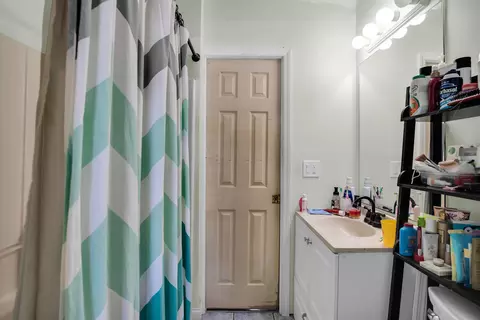 Bath - 544 110th Street Ocean St, Marathon, FL 33050 photo 2 of 2