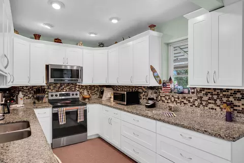 Kitchen - 544 110th Street Ocean St, Marathon, FL 33050 photo 2 of 4
