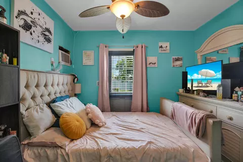 Bedroom - 544 110th Street Ocean St, Marathon, FL 33050 photo 4 of 6