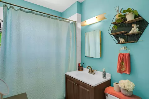 Bath - 544 110th Street Ocean St, Marathon, FL 33050 photo 1 of 2