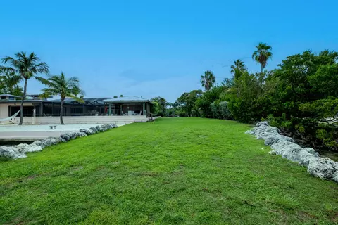 Exterior - 57121 Morton St, Marathon, FL 33050 photo 9 of 12