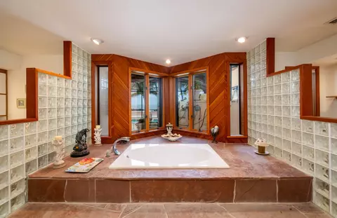 Bath - 57121 Morton St, Marathon, FL 33050 photo 1 of 6