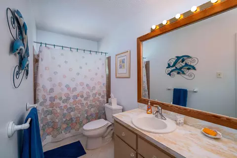 Bath - 57121 Morton St, Marathon, FL 33050 photo 5 of 6
