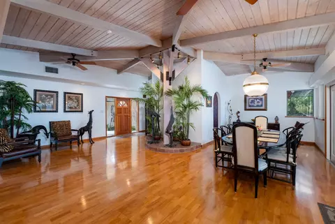 Dining - 57121 Morton St, Marathon, FL 33050 photo 1 of 4