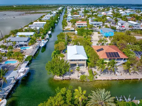 27312 Anguila Ln, Ramrod Key, FL 33042