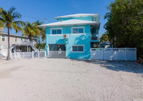 16 Corrine Pl, Key Largo, FL 33037