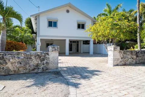 282 S Coconut Palm Blvd, Tavernier, FL 33070