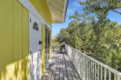 Exterior - 3 E Kyle Way, Marathon, FL 33050 photo 4 of 4