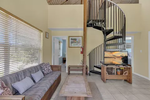 Living - 3 E Kyle Way, Marathon, FL 33050 photo 2 of 6