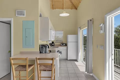 Kitchen - 3 E Kyle Way, Marathon, FL 33050 photo 2 of 4