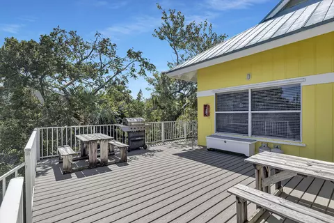 Exterior - 3 E Kyle Way, Marathon, FL 33050 photo 3 of 4