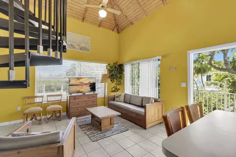Living - 3 E Kyle Way, Marathon, FL 33050 photo 4 of 6