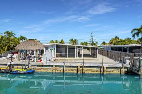 Exterior - 421 10th St #KEY colony, Key Colony Beach, FL 33051 photo 2 of 7